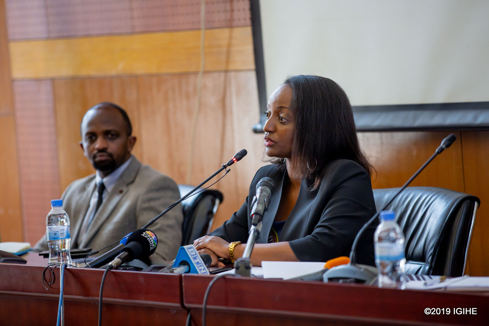 Minisitiri Hakuziyaremye aganira n'abanyamakuru kuri uyu wa Mbere