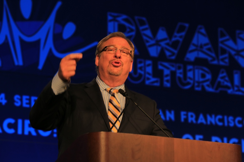 Rick Warren ageza ijambo ku bitabiriye Rwanda Day