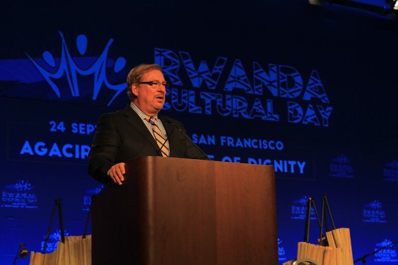 Rick Warren, uyobora itorero rya Saddleback Church, yagaragaje ko mu gihe cyose amaze akorana n’ibihugu bitandukanye nta gihugu na kimwe yabonye kimeze nk’u Rwanda