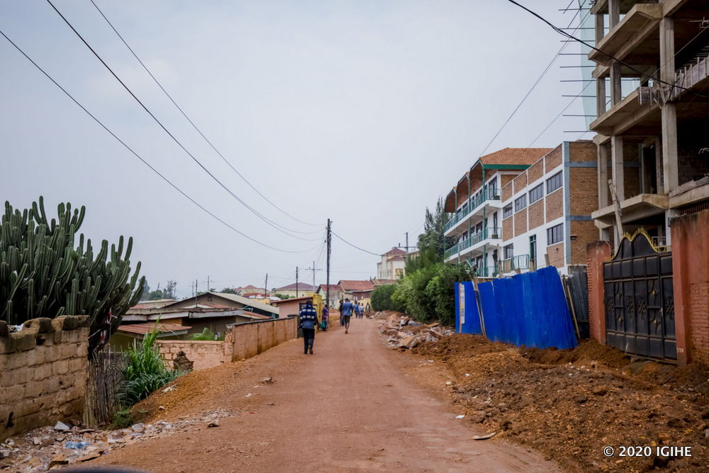 Uvuye kuri Airtel werekeza ahazwi nko mu Migina hari gutunganywa ku buryo hajyamo kaburimbo
