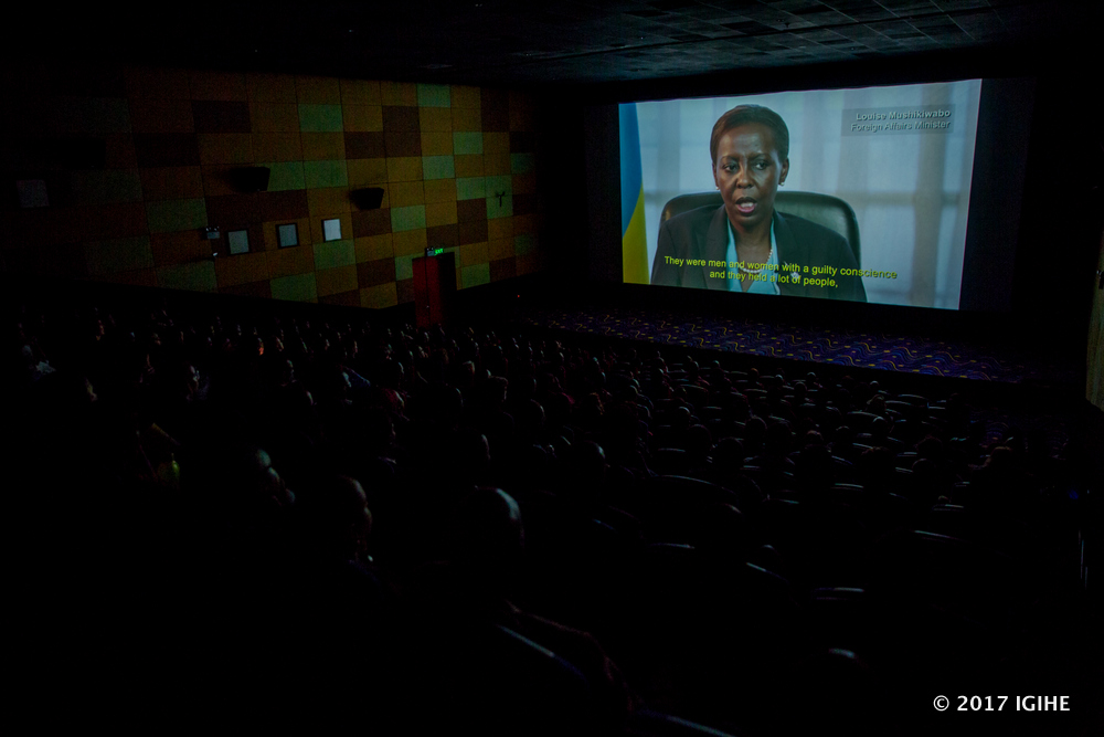 Minisitiri Louise Mushikiwabo ari mu bayobozi Sonia Rolland yifashishije muri iyi filime