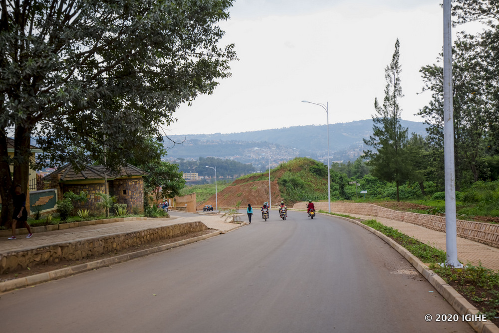 Amatara yo ku muhanda nayo yamaze gushyirwaho