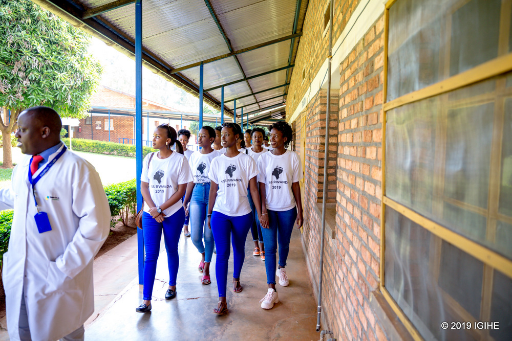 Irushanwa rya Miss Rwanda ryazengurutse mu Ntara zose z'igihugu, amajonjora asorezwa i Kigali hatoranywa abakobwa 20 bafite uburanga kurusha abandi