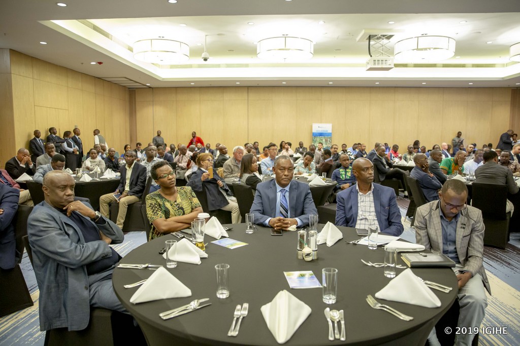 Abikorera mu rwego rw’ubuhinzi n’ubworozi mu Rwanda basabwe kubyaza umusaruro amahirwe aririmo kugira ngo rurusheho gutera imbere