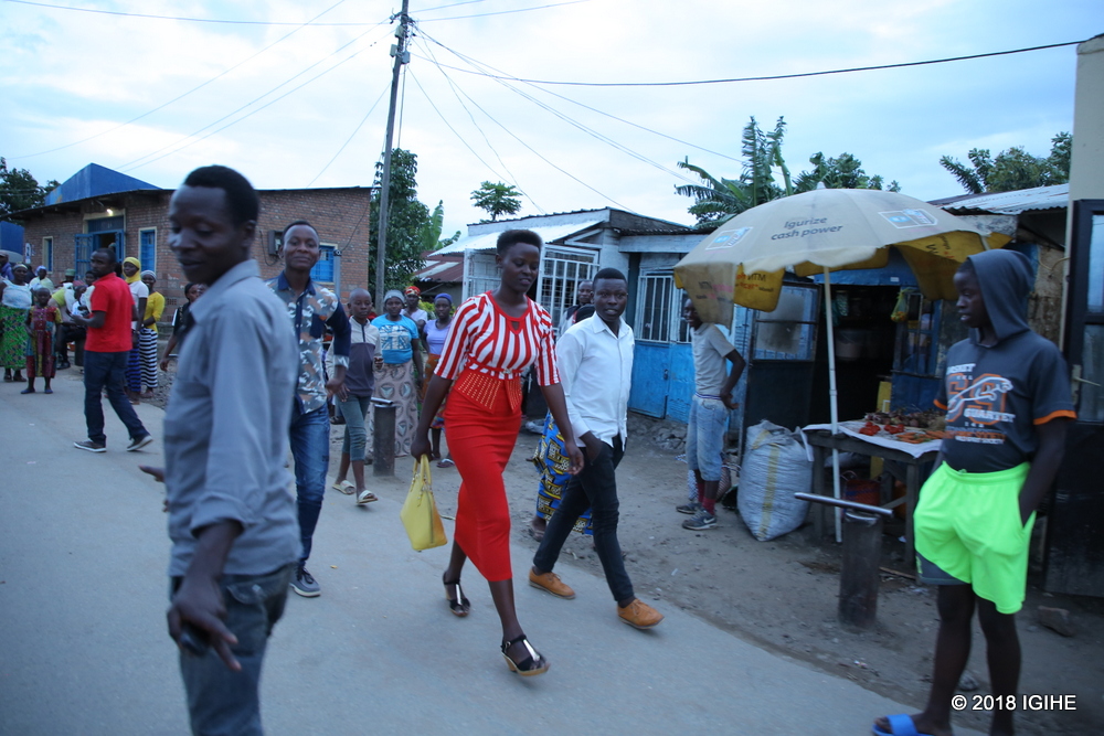 Kubera ubushobozi buke, nyuma yo gutsindira gukomeza muri Miss Rwanda, Mwiseneza yafashe umuhanda arataha