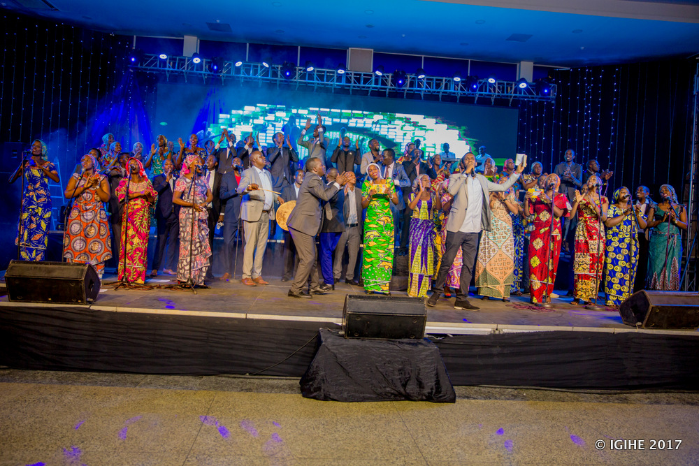 Alarm Ministries izaseruka no mu buryo bwa gakondo iririmba ibihangano yakoreshaga hambere