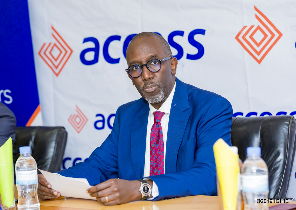 Umuyobozi wa Access Bank, Jean Claude Karayenzi, yatangaje ko abakiliya bayo bafite banki yo kwizerwa