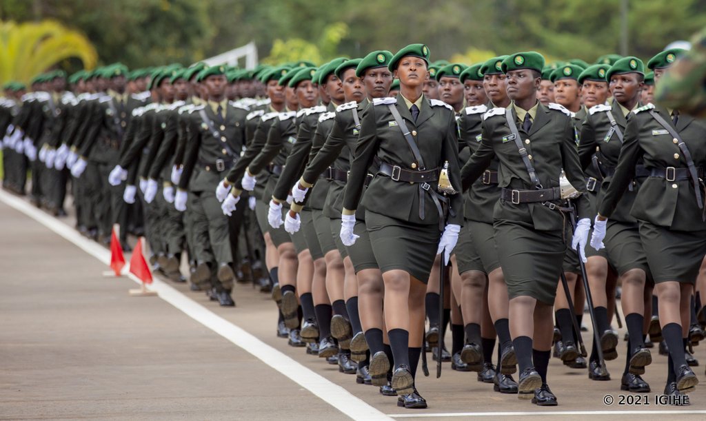 Intambuko y'aba basirikare b'abakobwa yanyuze benshi
