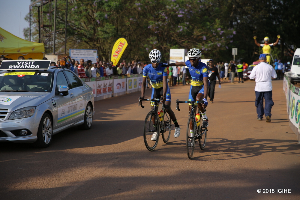 Abakinnyi ba Team Rwanda bishyushya mbere yo guhaguruka i Huye
