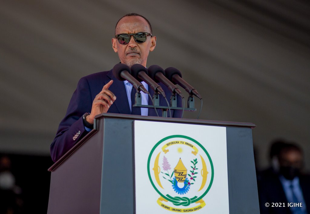Perezida Kagame yijeje abofisiye bashya inkunga mu mirimo yabo batangiye