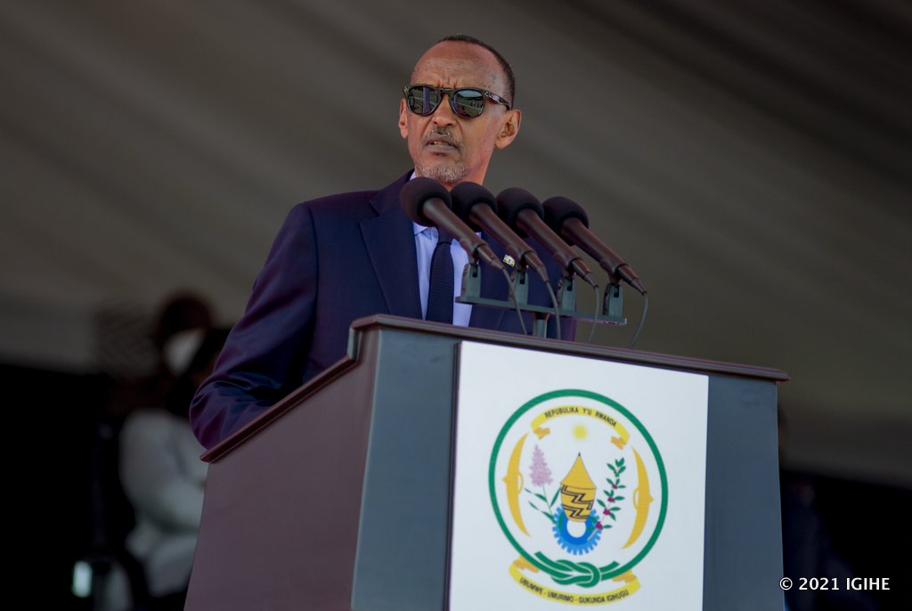 Perezida Kagame yashimiye Ishuri rya Gisirikare rya Gako rikomeje gutanga ubumenyi buhanitse mu masomo rusange n’aya gisirikare