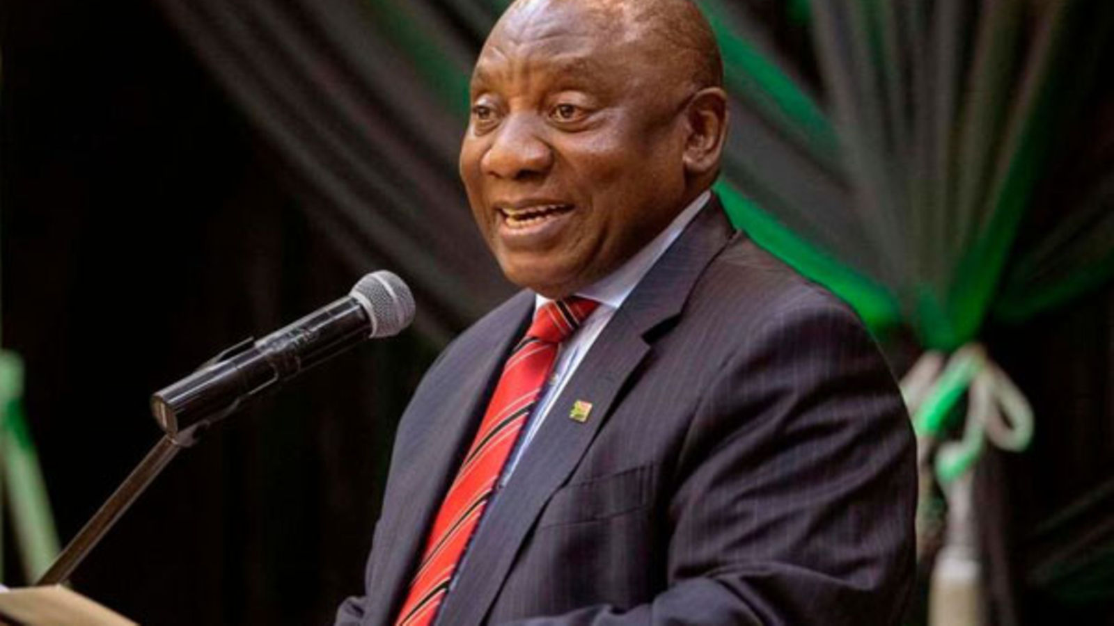Perezida Ramaphosa agiye guhamagazwa ngo ahatwe ibibazo ku bujura bwabereye ku isambu ye