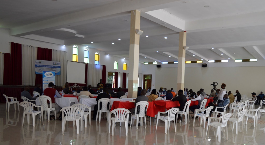 Abayobozi b'imiryango ishingiye ku myemerere basabwe guhindura imyumvire y’abakirisitu kuri COVID-19