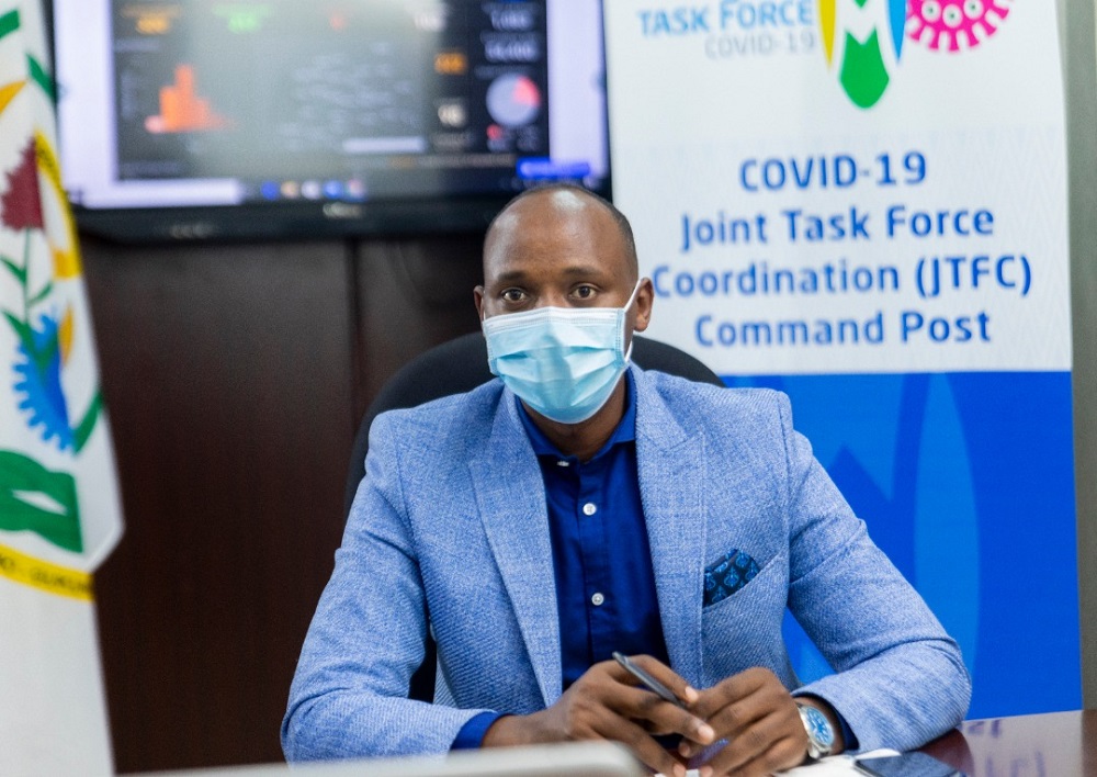 Dr Sabin Nsanzimana yavuze ko kurya indimu nyinshi na tangawizi bishobora gutera izindi ndwara