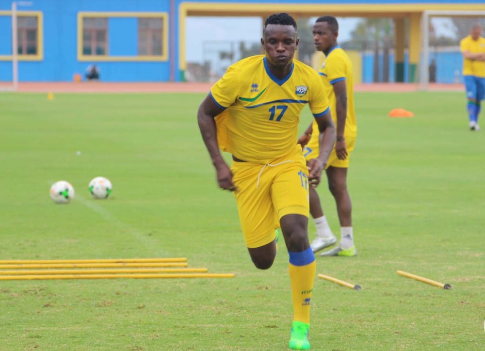 Salomon Nirisarike yiteguye guhagarika Wilfried Zaha ukina mu Bwongereza