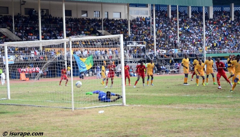 Mubarak Wakaso yatsinze igitego ku munota wa 87 ku mupira yateye ahana ikosa