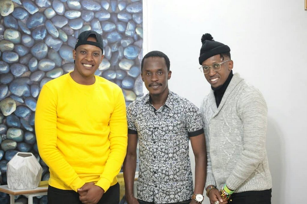 Prophet Eric Sultan ari kumwe n'abahanzi Sano Olivier (ibumoso) na Colombus wiga mu Ishuri ry'Umuziki rya Nyundo riri i Muhanga. Icyo gihe bari batumiwe gutaramira mu Itorero River of Joy and Hope Ministries riherereye Cosmos i Nyamirambo