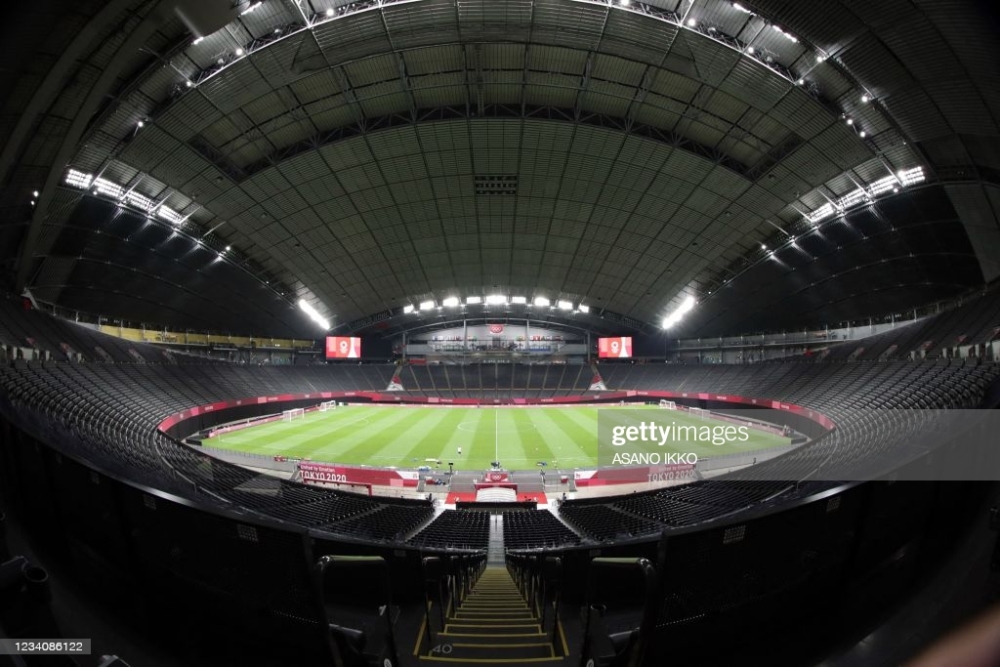 Stade Sapporo Dome yabereyeho umukino mu Buyapani