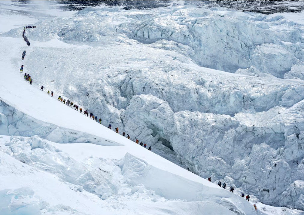 Abantu 269 bazamutse Everest mu munsi umwe