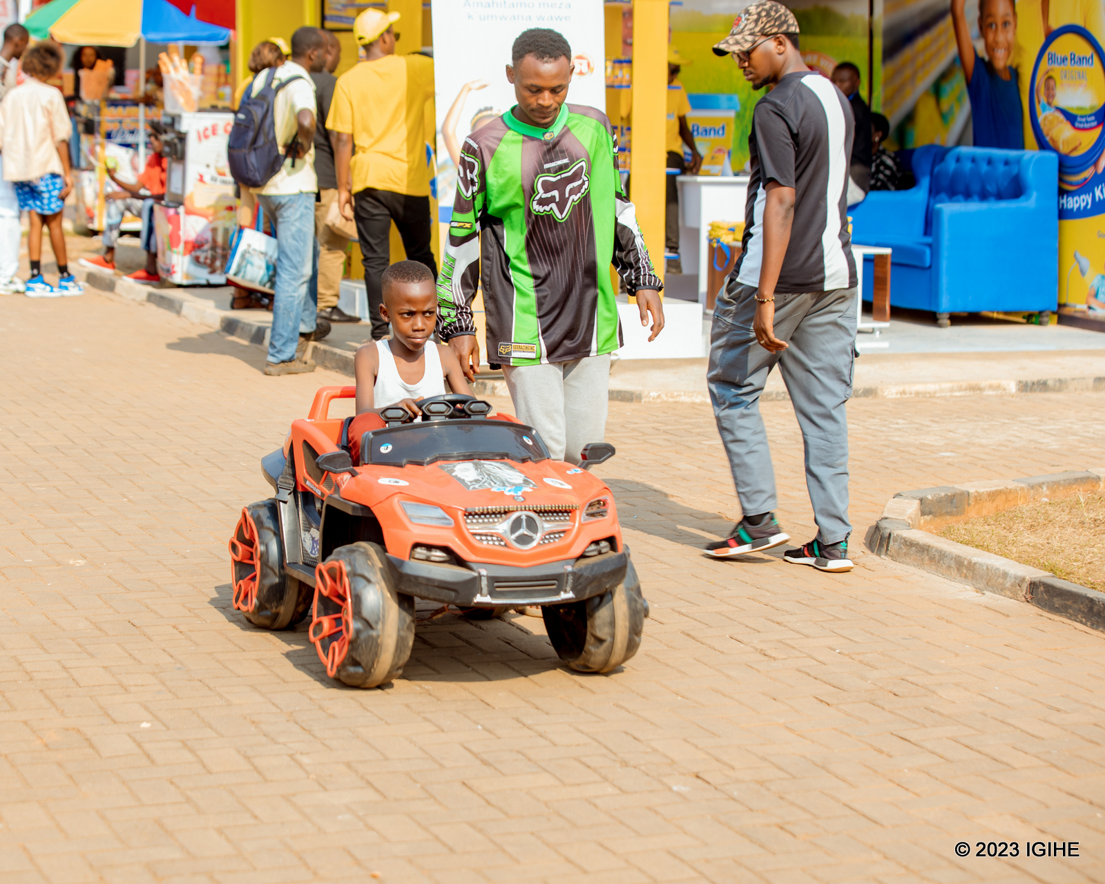 Biba ari umunezero ku bana basohokana n'ababyeyi babo muri Expo
