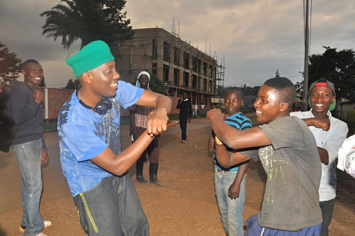 Uyu yihinduye Umu-Tuff Gang ku ngufu