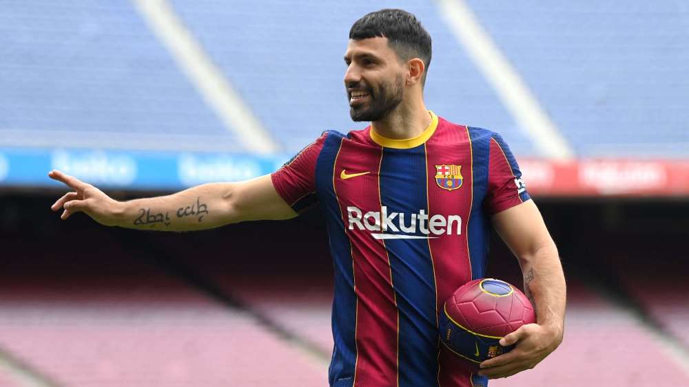 FC Barcelone ntishobora kwandikisha abakinnyi bashya iherutse kugura barimo Sergio Aguero mu gihe itaragabanya imishahara yayo kuko yarenze iyagenwe muri La Liga