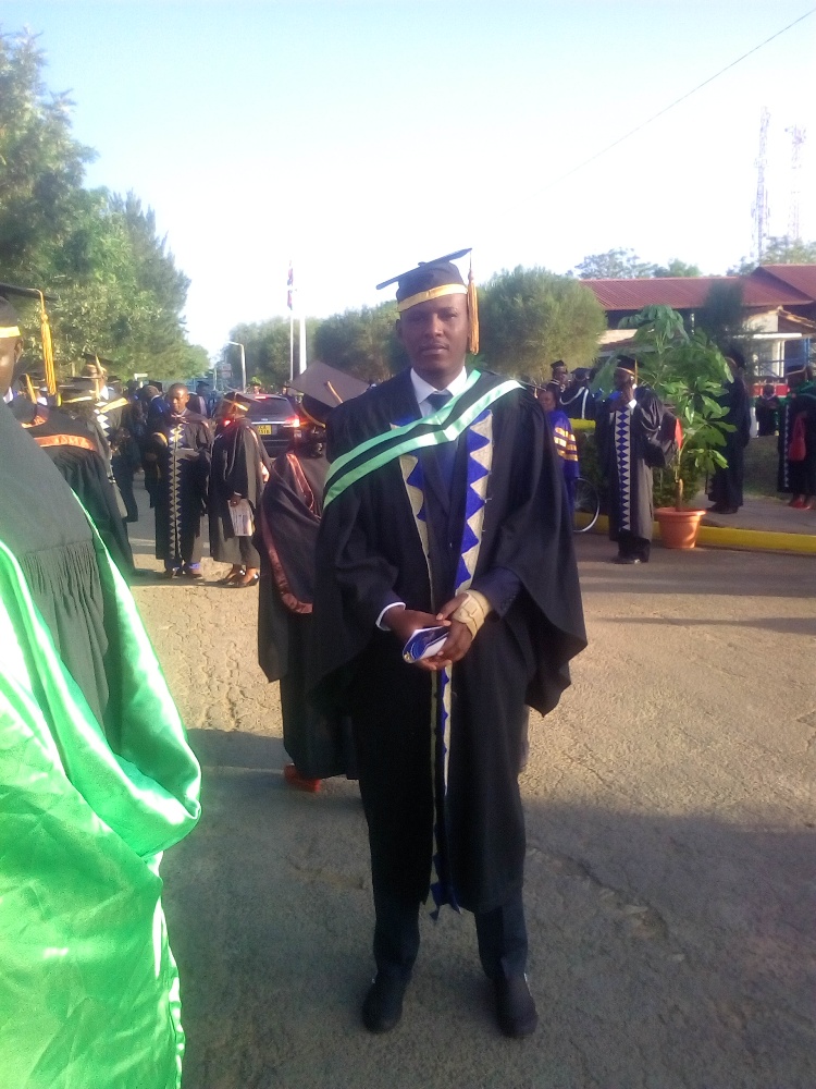 Impanuka ntiyamuciye intege, yaje gusubira mu masomo ndetse aranayasoza