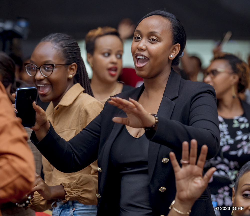 Sinagenda ntashimye yabaye intero ya nyuma y'iki gitaramo