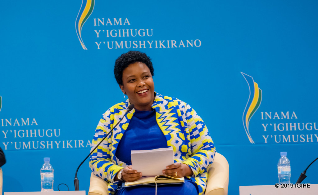 Clare Akamanzi yavuze ko amahirwe ku rubyiruko rw'u Rwanda ari menshi kugira ngo ruzabe rutanga umusanzu uhagije ku bukungu bw'igihugu mu myaka iri imbere