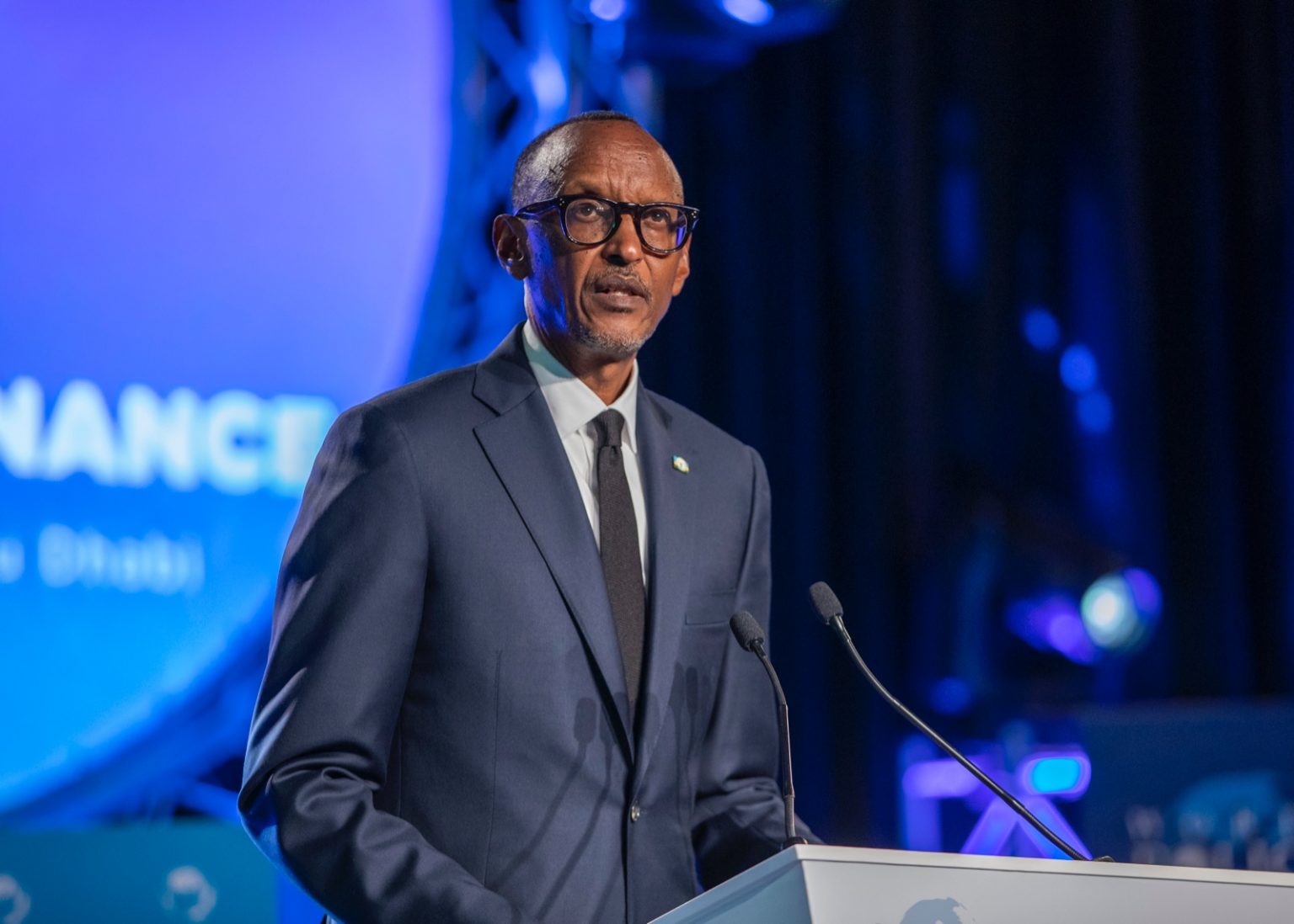 Perezida Kagame yasobanuye impamvu Afurika idakwiye kwigishwa amahame ya demokarasi