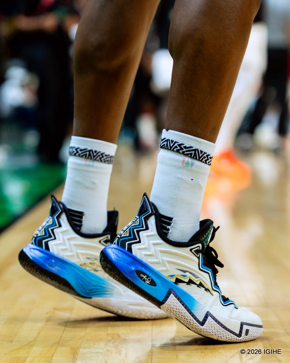 Hagumintwari Steve yambara ANTA KAI 2 Dallas yamamaye cyane kuri Kyrie Irving