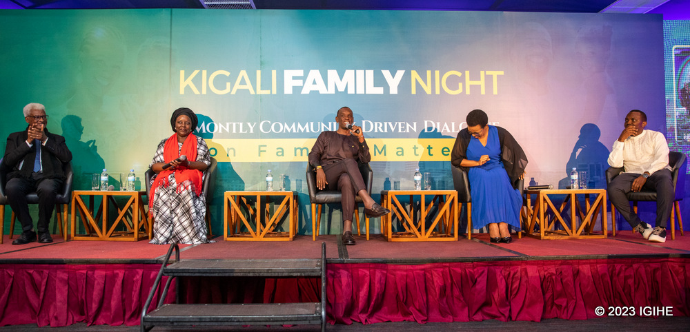 Muri Kigali Family Night hatumirwa abantu batandukanye bakaganiriza abitabiriye