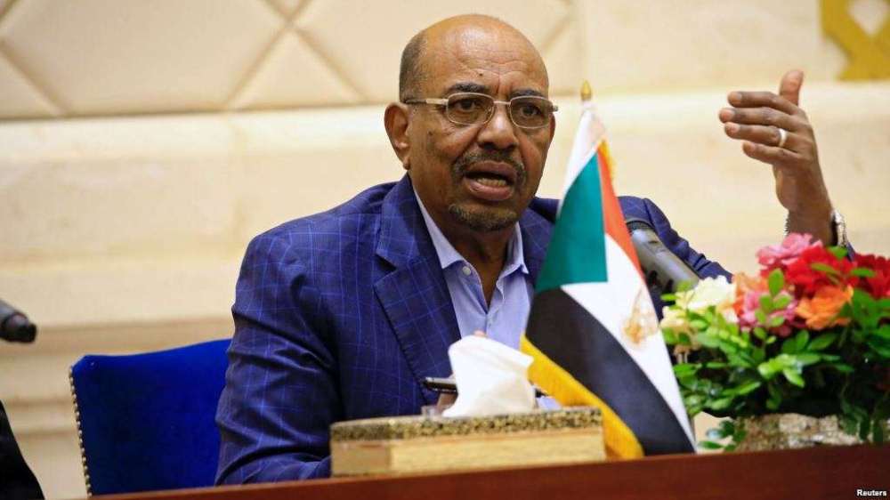 Sudan: Perezida Bashir yasheshe guverinoma anatangaza ibihe bidasanzwe mu gihugu
