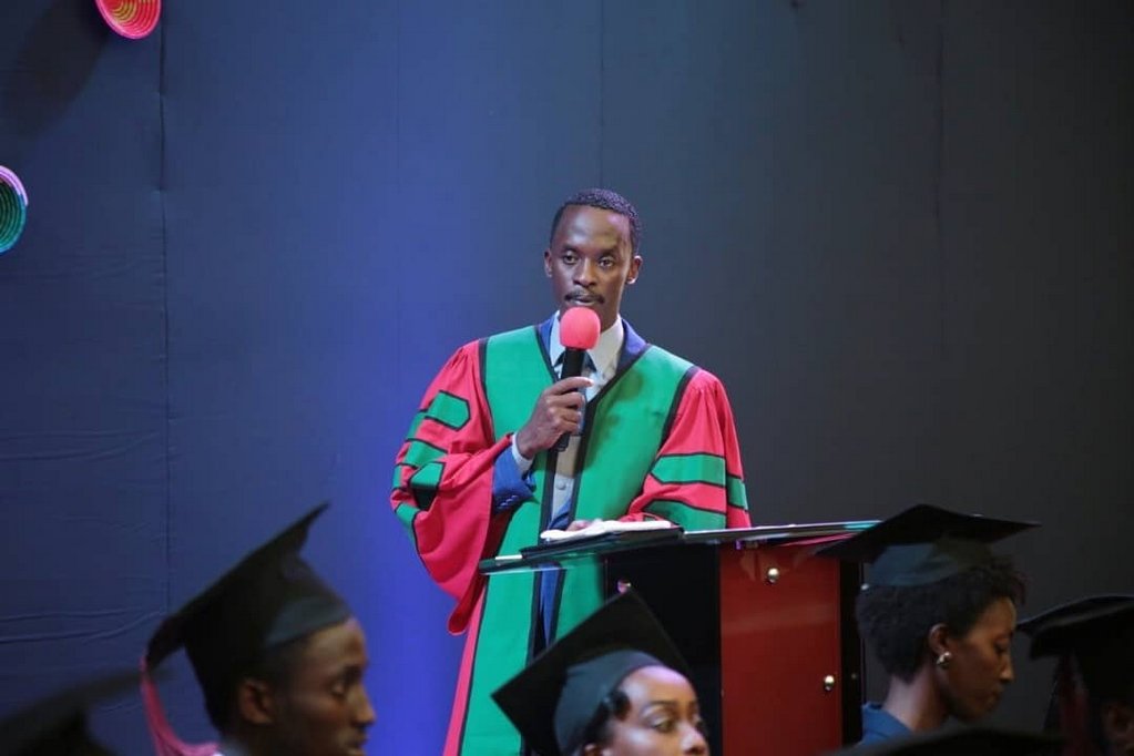 Prophet Sultan yavuze ko yanyuze muri byinshi bigoye ariko akiringira ko buri gihe cyose arimo haba hagiye kuzamo igisubizo