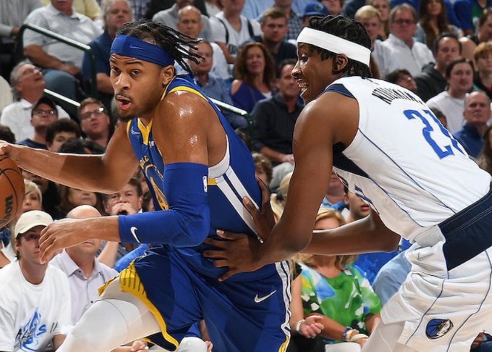 Abakinnyi ba Golden State Warriors bazuye umugara mu gace ka kane k'umukino