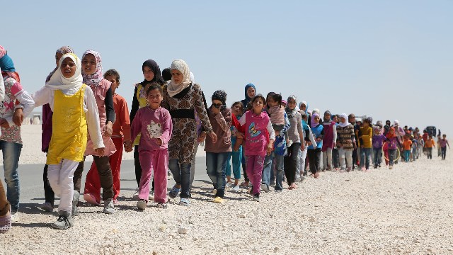 Abaturage ba Syria bahisemo guhunga, igihugu bagisigira abarwanyi