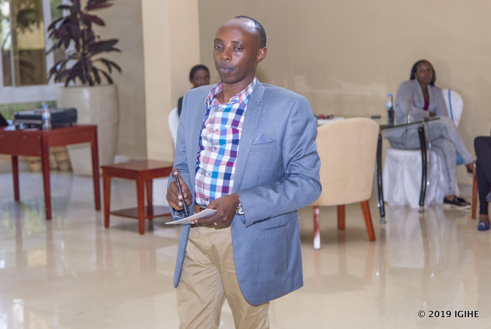 Teddy Kaberuka niwe watanze ikizamini