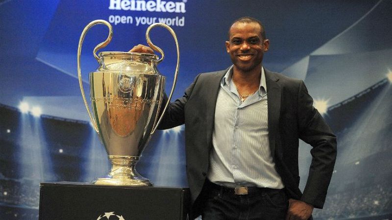 Sunday Oliseh ushobora gutangazwa mu cyumweru gitaha nk'umutoza mushya wa Nigeria asimbuye Stephen Keshi