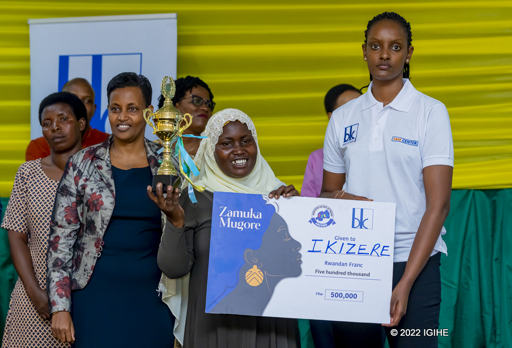 Tezire MAida ashyikirizwa Ishimwe ry'itsinda Icyizere