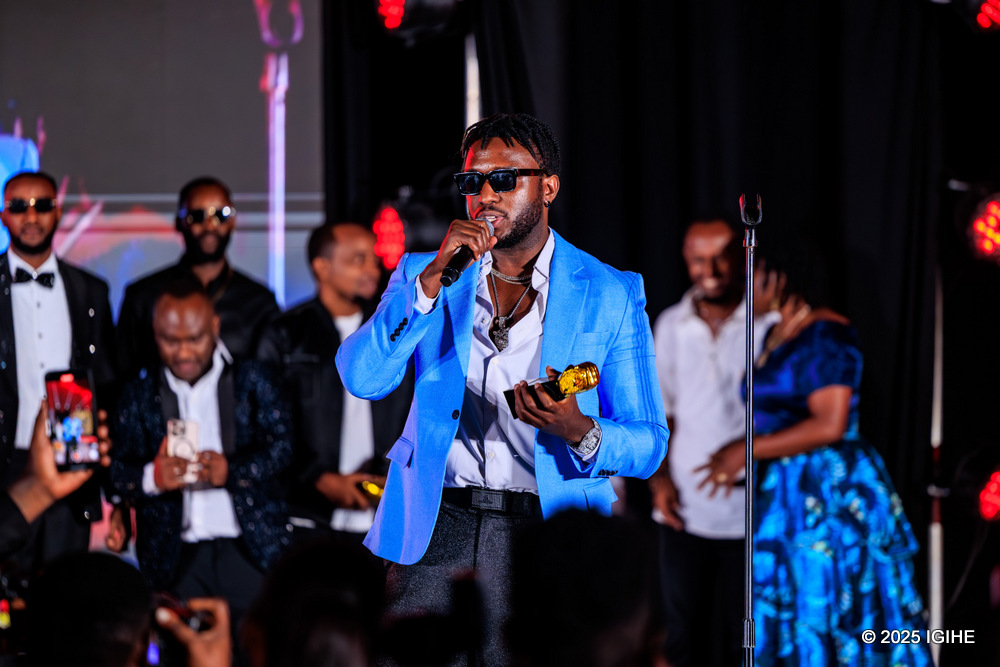 The Ben yavuze ko aramutse aretse umuziki uyu munsi, byasaba Bruce Melodie kumara imyaka icumi ngo banganye ibihembo