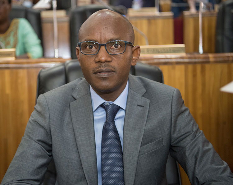 Umunyamabanga wa Leta muri Minisiteri y'Ubuzima, Dr Mpunga Tharcisse, avuga ko mu midugudu ine hamaze kugaragara abarwayi ba Coronavirus bagera kuri 25 muri uku kwezi
