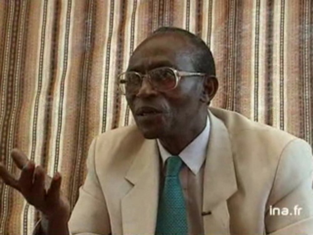 Sindikubwabo yatawe n'abamurinda nyuma yo kubaho badahembwa, bitunga