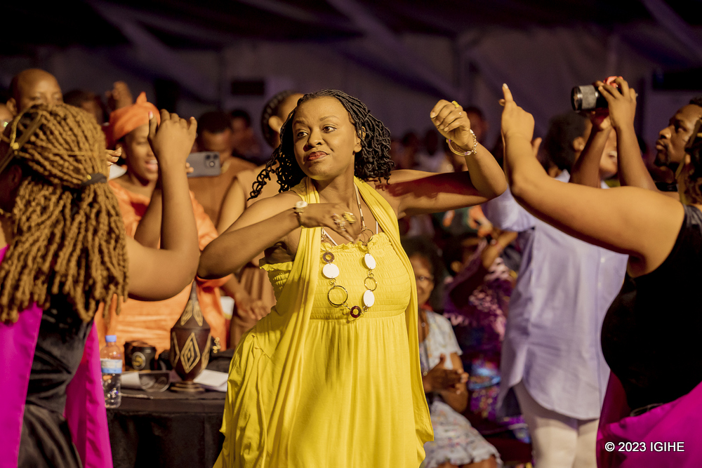 Tonzi yanyuzwe n'umuziki wa Josh Ishimwe