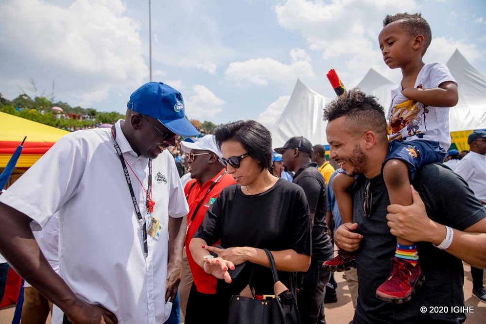 Umuyobozi Mukuru w’Ishyirahamwe ry’Umukino w’Amagare ku Isi, Amina Lanaya, yitabiriye ibirori byo gusoza Tour du Rwanda 2020