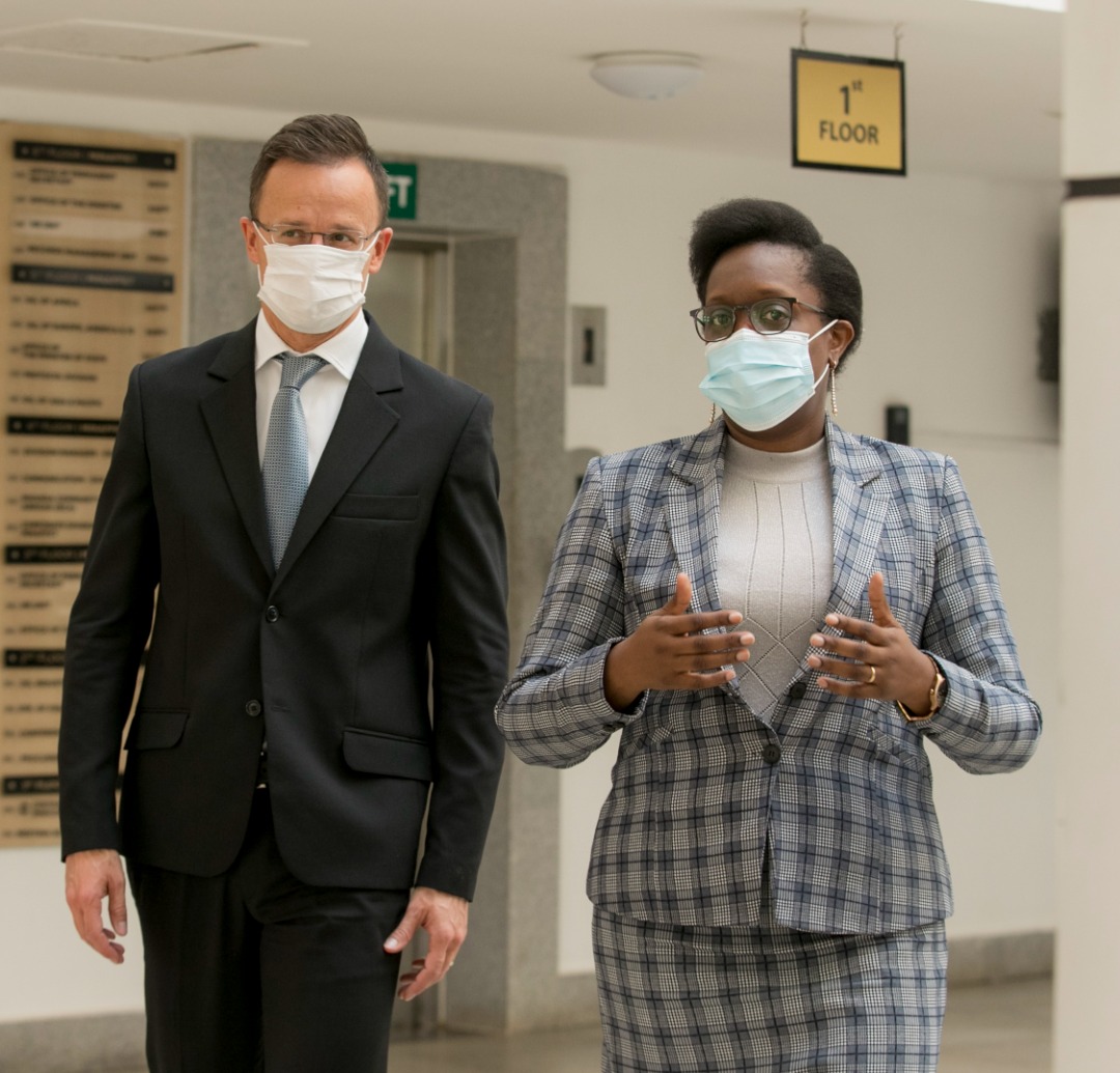 Minisitiri w’Ububanyi n’Amahanga n’Ubucuruzi wa Hongrie, Péter Szijjártó, yagiranye ibiganiro na Minisitiri w'Ubucuruzi n'Inganda w'u Rwanda, Beatrice Habyarimana