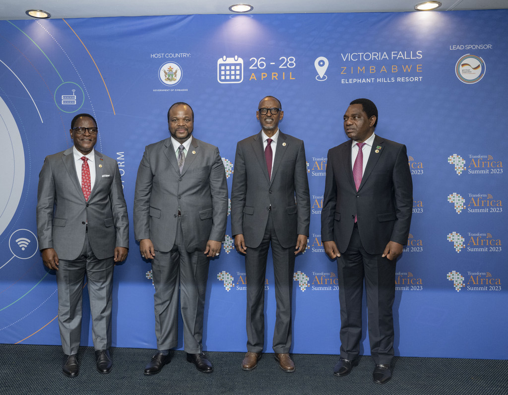 Perezida Lazarus Chakwera wa Malawi, Umwami Mswati III wa Eswatini, Perezida Kagame na Perezida Hakainde Hichilema wa Zambia, nyuma yo gufungura Transform Africa Summit 2023