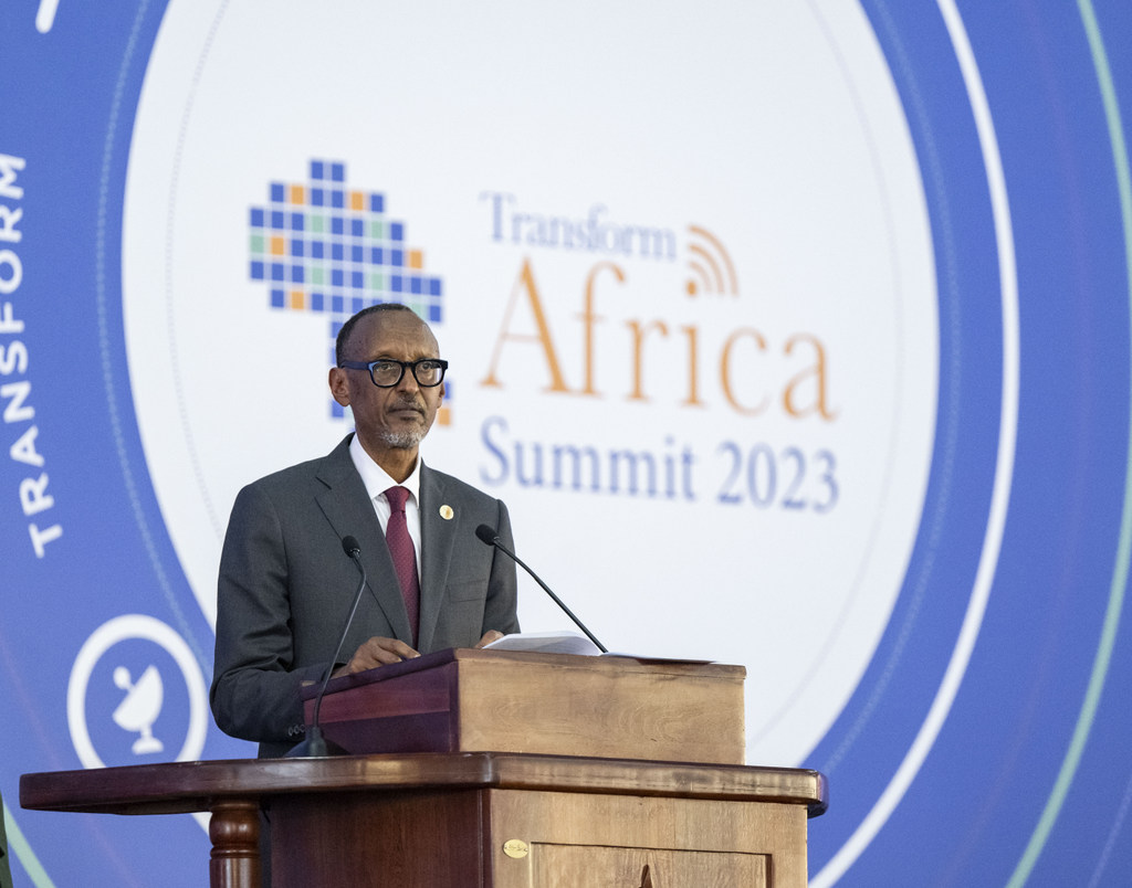 Perezida Kagame yashimangiye ko ikoranabuhanga rikwiye kurushaho kubyazwa umusaruro