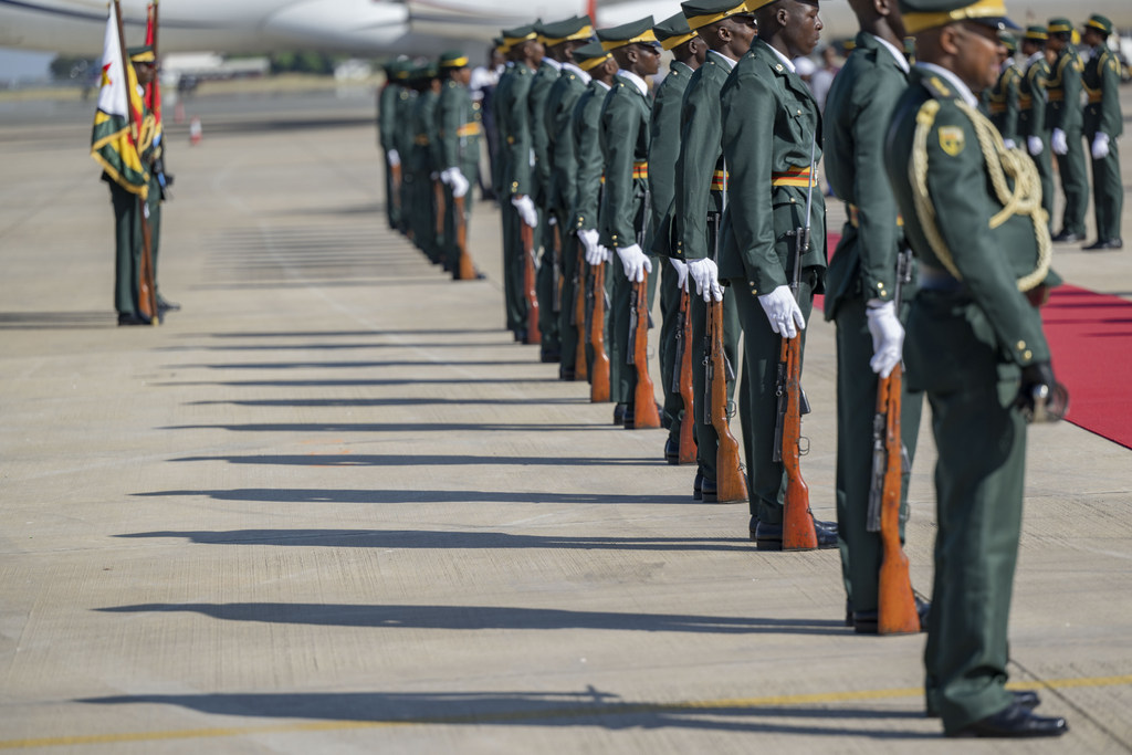 Ingabo za Zimbabwe zari zakereye kwakira Perezida Kagame