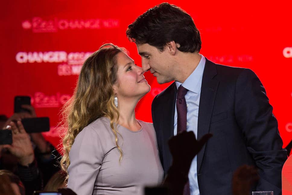 Justin Trudeau yishyize mu kato kubera gukeka ko umugore we Sophie Trudeau yamwanduje Coronavirus
