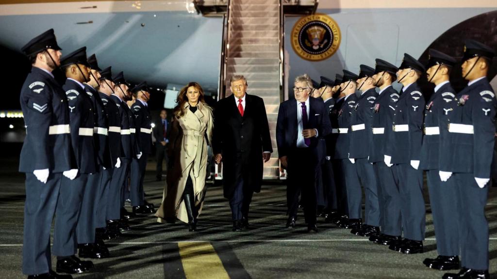 Perezida Trump yageranye mu Bwongereza n'umugore we Melania Trump